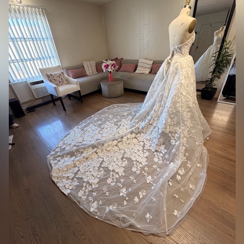 Galia Lahav wedding gown - Picture 2 of 4